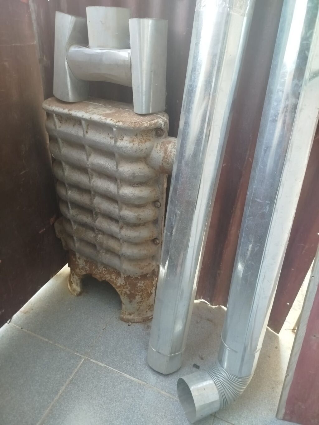 4 eded turbasi, 2 eded dirsek ve 1 eded kulekden qoruyan basliq — Kaminlər, Bakı (2)