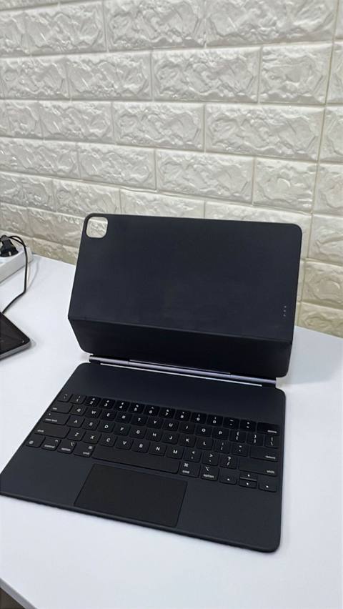 Ipad pro 12.9 klaviatura⁠ Original mehsuldur qutusu var İdeal — Баку