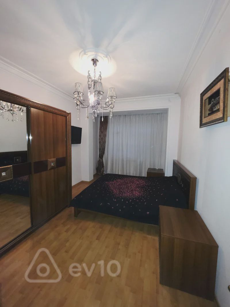 For sale: apartment (old building), 135 m² — Mənzil, Bakı (3)