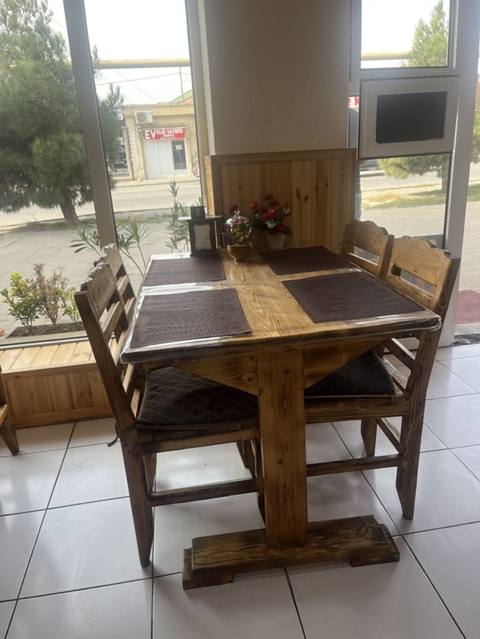 Taxta yemək dəsti – 1 masa + 4 stul - Material: tam ağac (təbii — 180 ₼ · Güzdək · Masalar və stullar Taxta yemək dəsti – 1 masa + 4 stul - Material: tam ağac (təbii — Güzdək