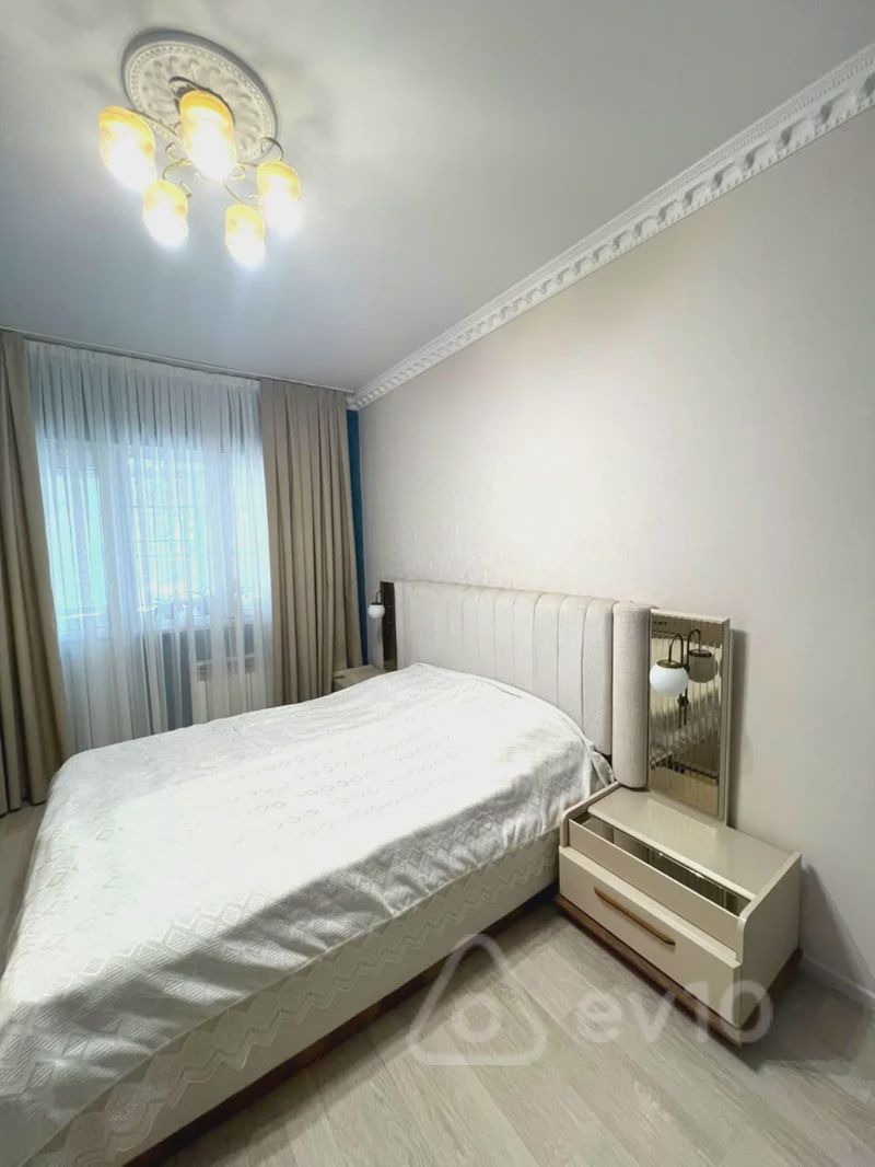 For sale: 2-room apartment (old building), 60 m² — Mənzil, Bakı (9)