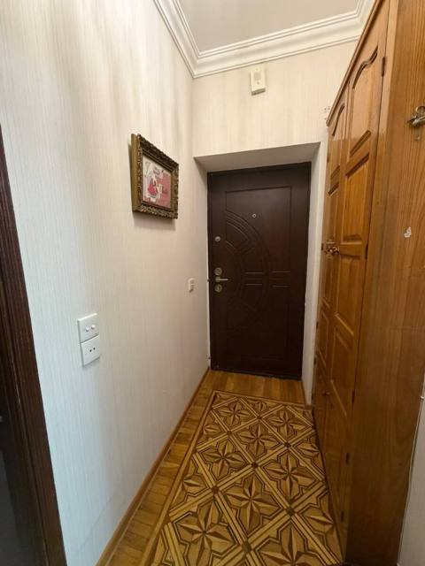 İcarəyə verilir 2 otaqlı köhnə tikili 80 m² — Real estate