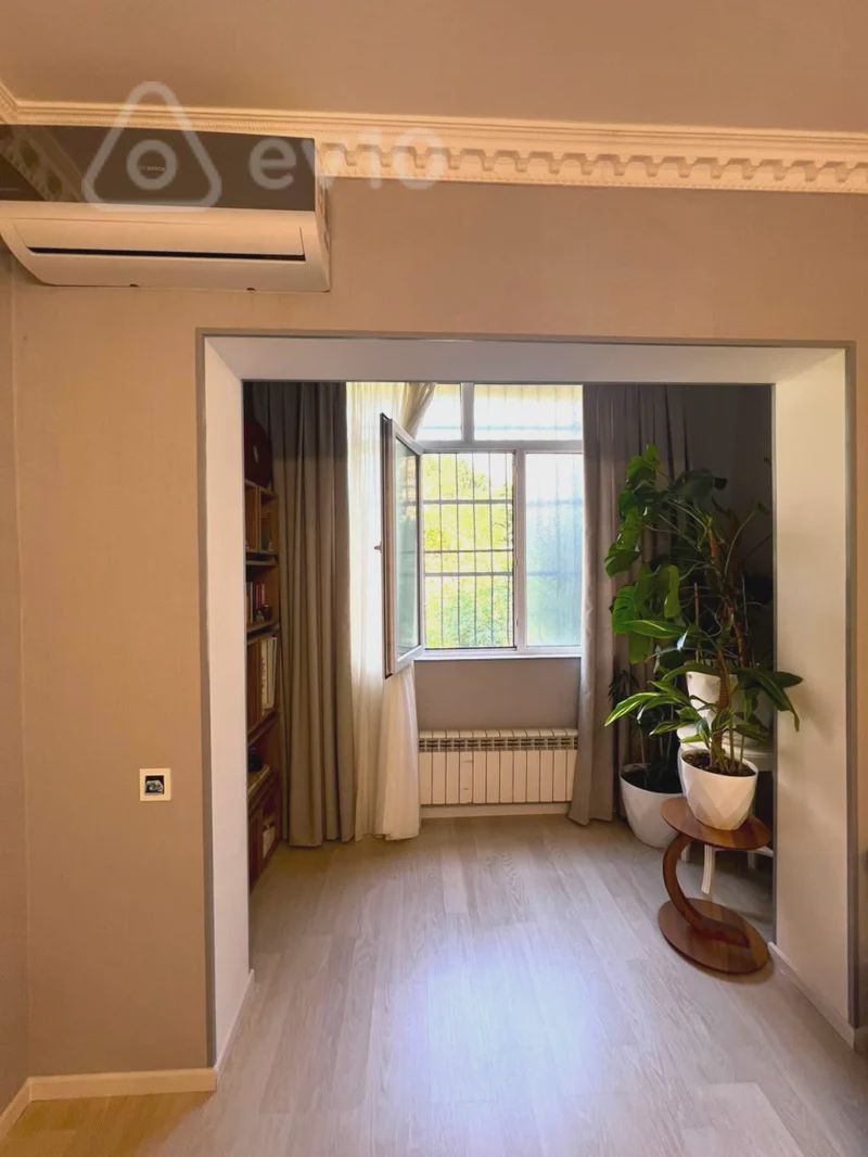 For sale: 2-room apartment (old building), 60 m² — Mənzil, Bakı (5)
