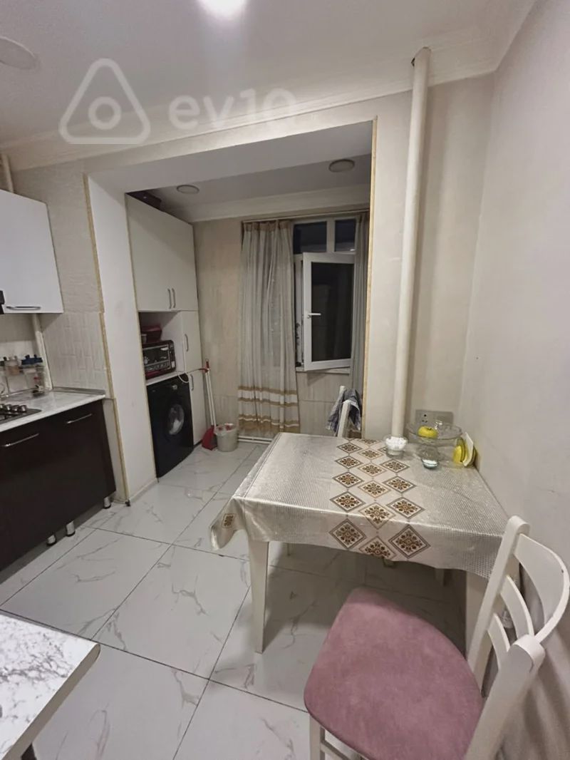 For sale: 4-room apartment (old building), 110 m² — Mənzil, Bakı (9)