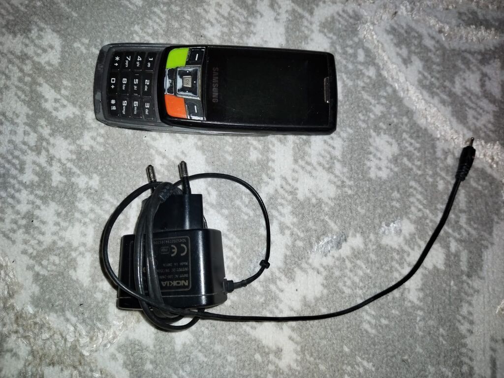 Samsung 2 GB Memory Capacity, rəng - Qara, Düyməli — Samsung, Xırdalan (2)