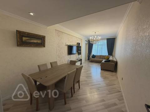 3 otaqlı mənzil, 135 m², Əsəd Əhmədov küçəsi — Baku