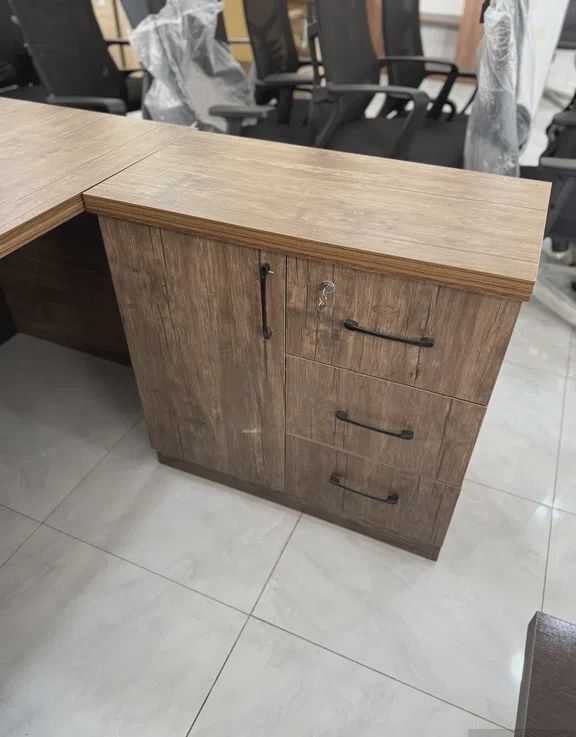 Ofis masası Qəhvəyi rəng — Ofis mebeli, Bakı (3)