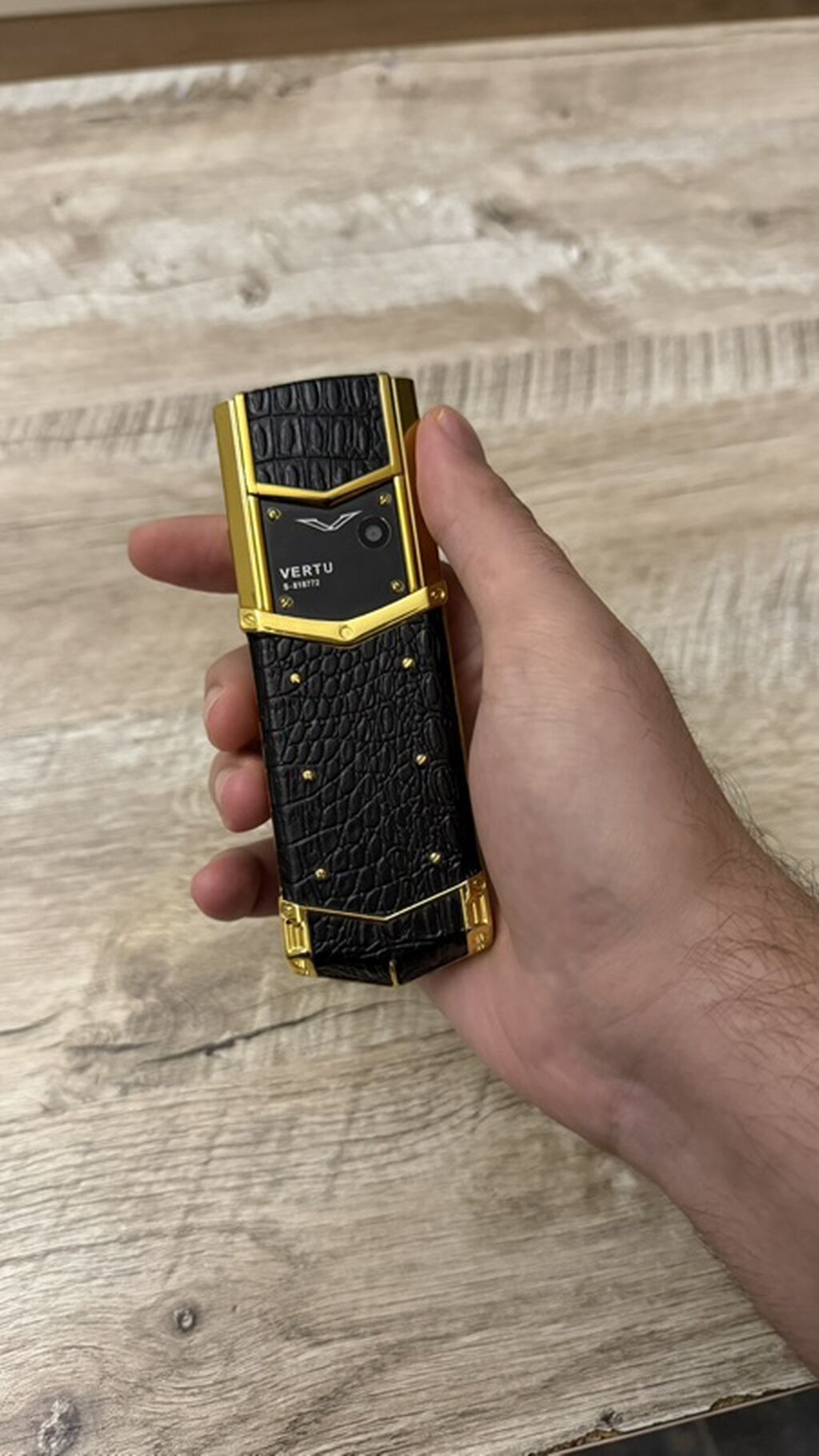 Vertu 2 GB Memory Capacity, rəng - Qızılı, Düyməli — Vertu, Bakı (3)