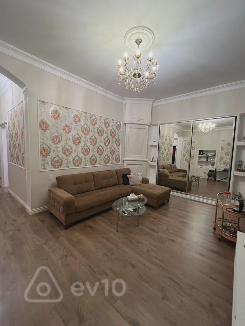 For sale: apartment (old building), 270 m² — Mənzil, Bakı (5)