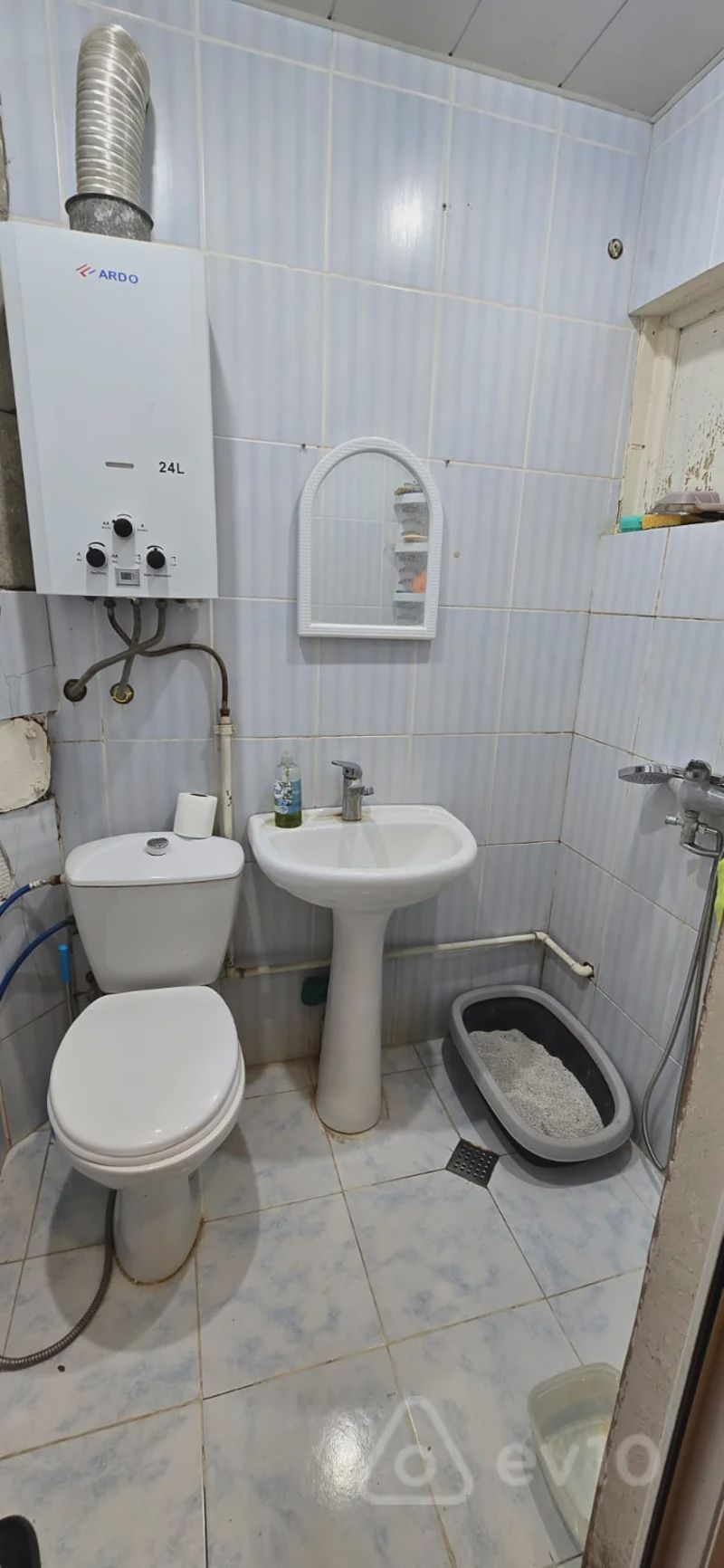 For sale: 2-room apartment (old building), 45 m² — Mənzil, Bakı (10)