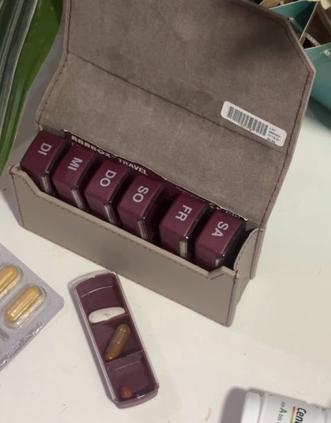 Anmbox Travel – həftəlik dərman və vitamin təşkilatçısı - Səyahət və — Баку