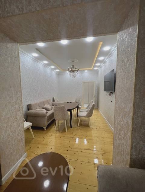 3 otaqlı mənzil, 105 m², nargilə dairəsi — kirayə — Baku