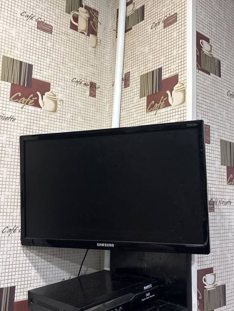 Samsung LCD televizor + rəqəmsal TV qutusu - Ekran diaqonalı təxminən — 80 ₼ · Баку · Televizorlar Samsung LCD televizor + rəqəmsal TV qutusu - Ekran diaqonalı təxminən — Баку