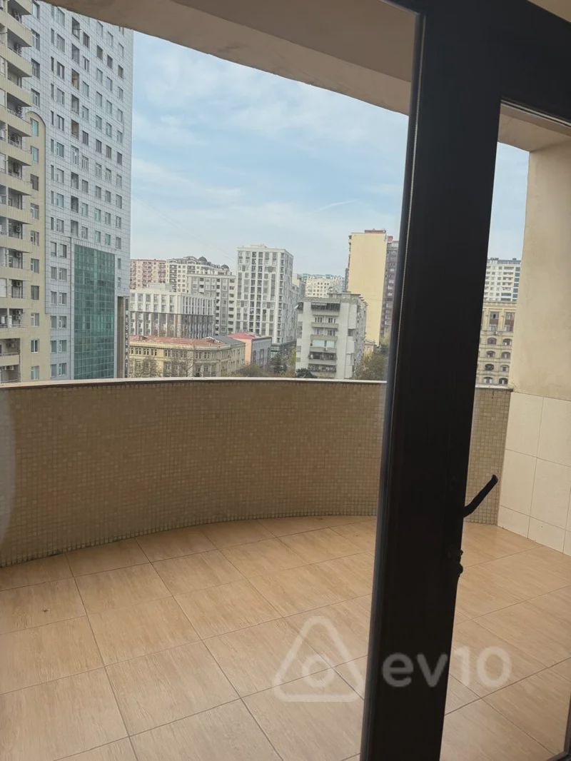 For sale: 3-room apartment (new building), 150 m² — Mənzil, Bakı (11)