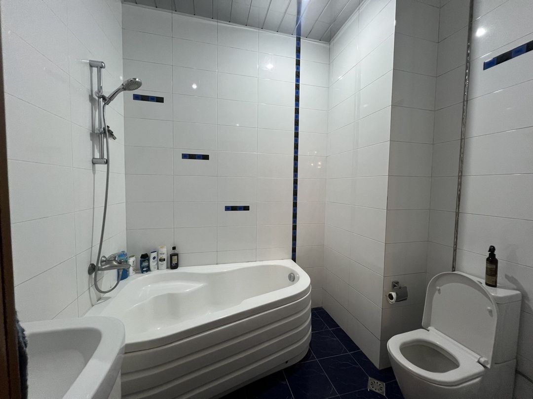 For sale: 4-room apartment (new building), 190 m² — Mənzil, Bakı (9)