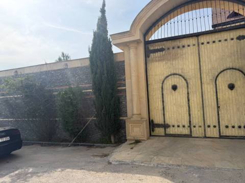 Satılır 6 otaqlı həyət evi/bağ evi 365 m² — Баку