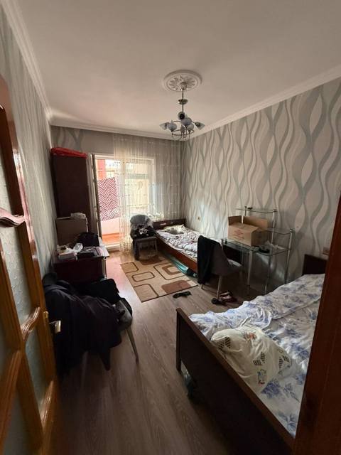 İcarəyə verilir 3 otaqlı köhnə tikili 80 m² — Баку