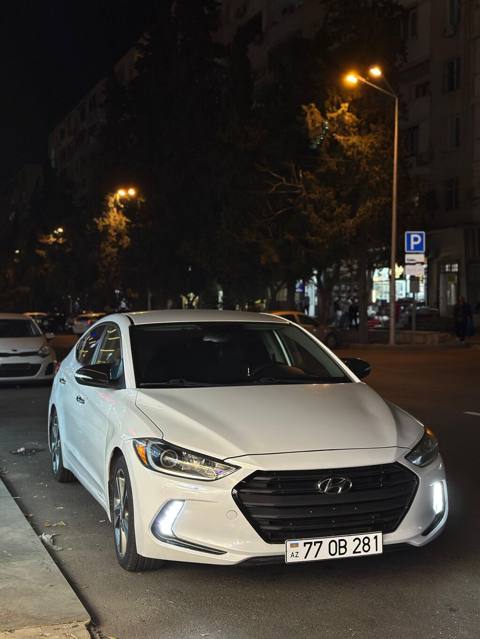 Hyundai Elantra: 2 l 2017 il Sedan — Baku