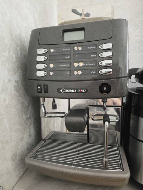 La Cimbali M1 avtomatik qəhvə aparatı - İçkilər: Espresso (tək/iki) — ბიზნესი და აღჭურვილობა