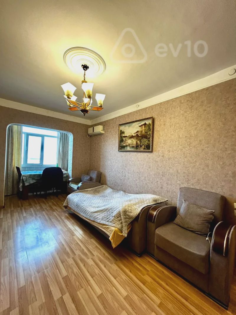For sale: 2-room apartment (old building), 65 m² — Mənzil, Bakı (2)