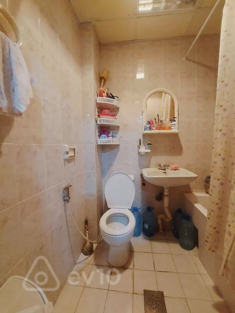 For sale: 3-room apartment (old building), 110 m² — Mənzil, Bakı (10)