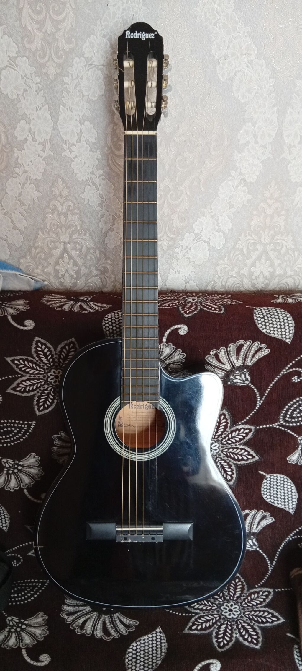 Rodriguez klassik gitara – kəsik korpuslu (cutaway) model. - Korpus — Gitarlar və digər simli alətlər, Bakı (2)