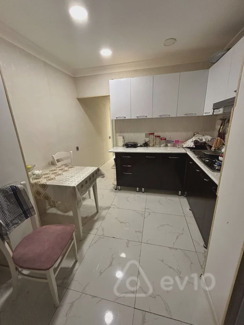 For sale: 4-room apartment (old building), 110 m² — Mənzil, Bakı (11)