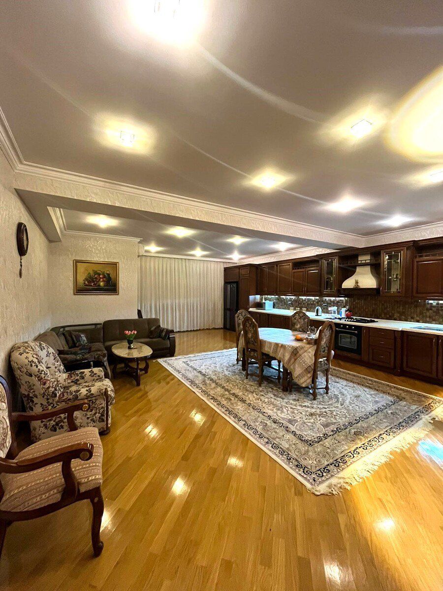 For sale: 4-room apartment (new building), 235 m² — Mənzil, Bakı