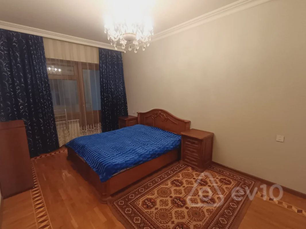 For rent: 3-room apartment (old building), 99 m² — Mənzil, Bakı (9)