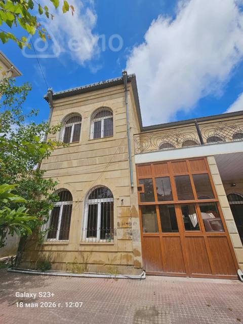 7 otaqlı həyət evi, 380 m², Badamdar.1 ci massiv.Araz marketin yanı — Baku