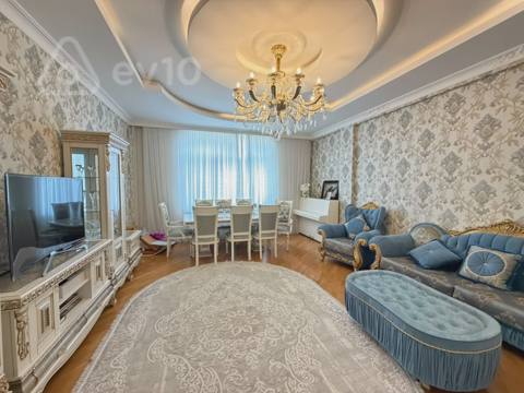 3 otaqlı mənzil, 135 m², 20 yanvar kucesi — Baku