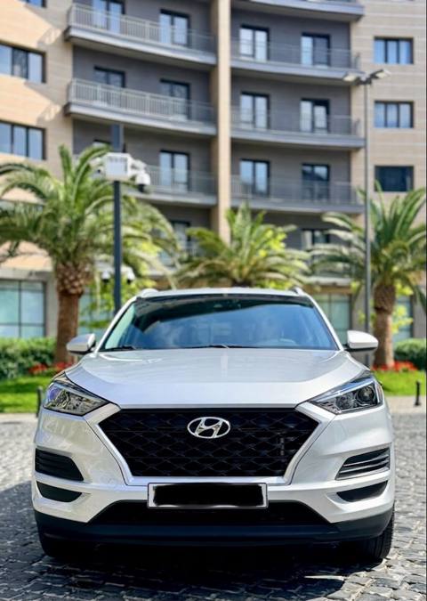Hyundai Tucson: 2 l 2019 il — 28 400 ₼ · 2019 · 65 000 km · Baku, Yasamal · Avtomobillər Hyundai Tucson: 2 l 2019 il — Baku