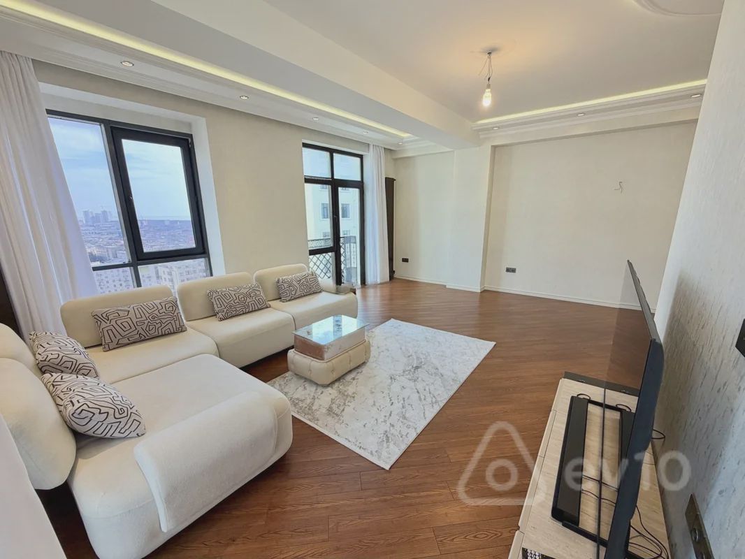 Satılık 3 odalı daire (yeni bina), 140 m² — Mənzil, Bakı (2)