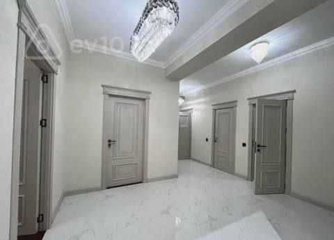 3 otaqlı mənzil, 135 m², Ceyhun Hacibeyli Kucesi — Baku