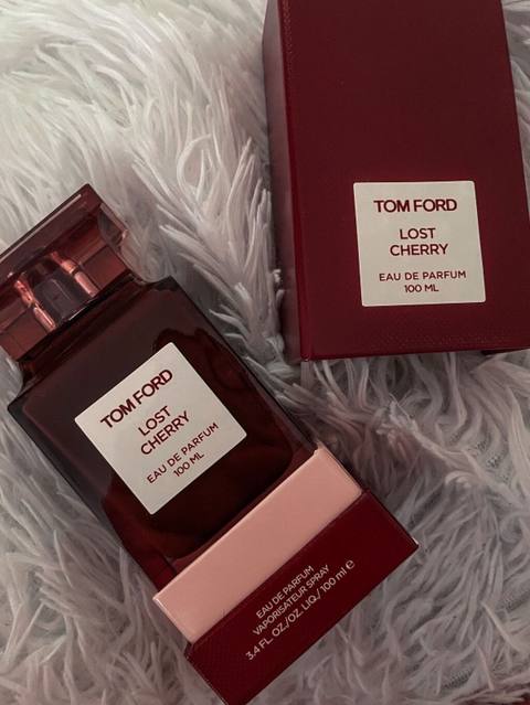 1) Tom Ford Lost Cherry Eau de Parfum 100 ml 2) Valentino Uomo Born — Сулуулук жана ден соолук
