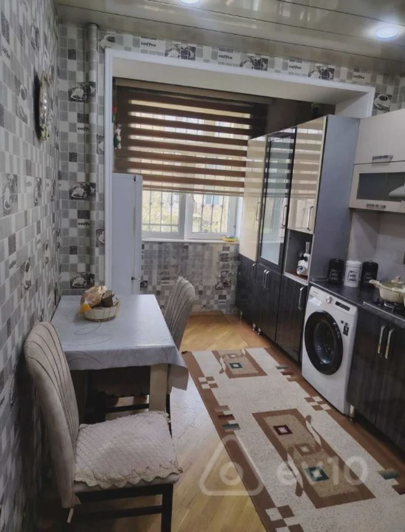 For sale: 2-room apartment (old building), 70 m² — Mənzil, Bakı (3)