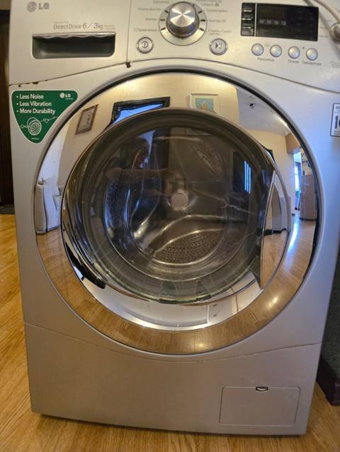 Lg paltaryuyan 100 azn satilir‼ islekdir unvan nesimi yk0037 sekine — Bakı