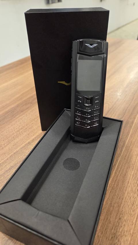 Vertu 2 GB Memory Capacity, rəng - Qara, Düyməli — Baku