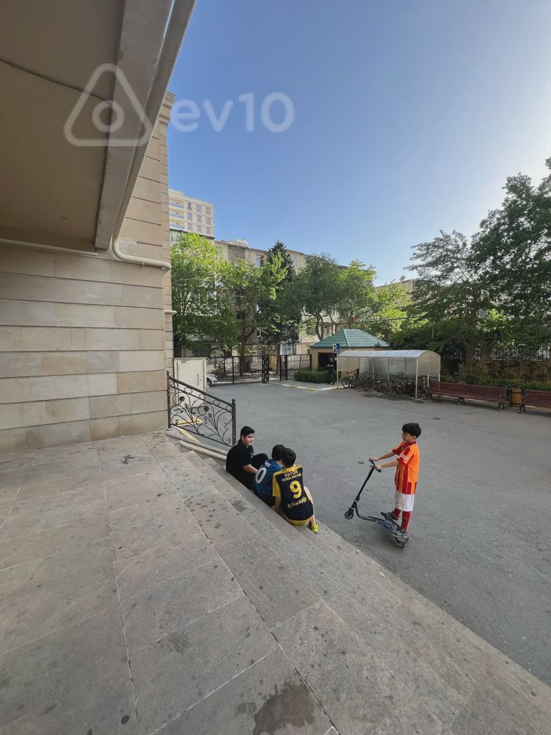 For sale: 2-room apartment (new building), 52 m² — Mənzil, Bakı (2)