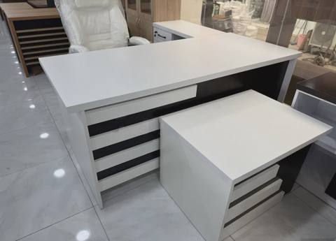 Ofis mebel dəsti Ağ rəng — 450 ₼ · Баку · Ofis mebeli Ofis mebel dəsti Ağ rəng — Баку