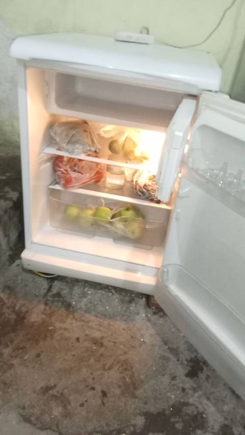 Indesit balaca soyuducu yaxşı işlək vəziyyətdədir. 59/85 cm — Баку