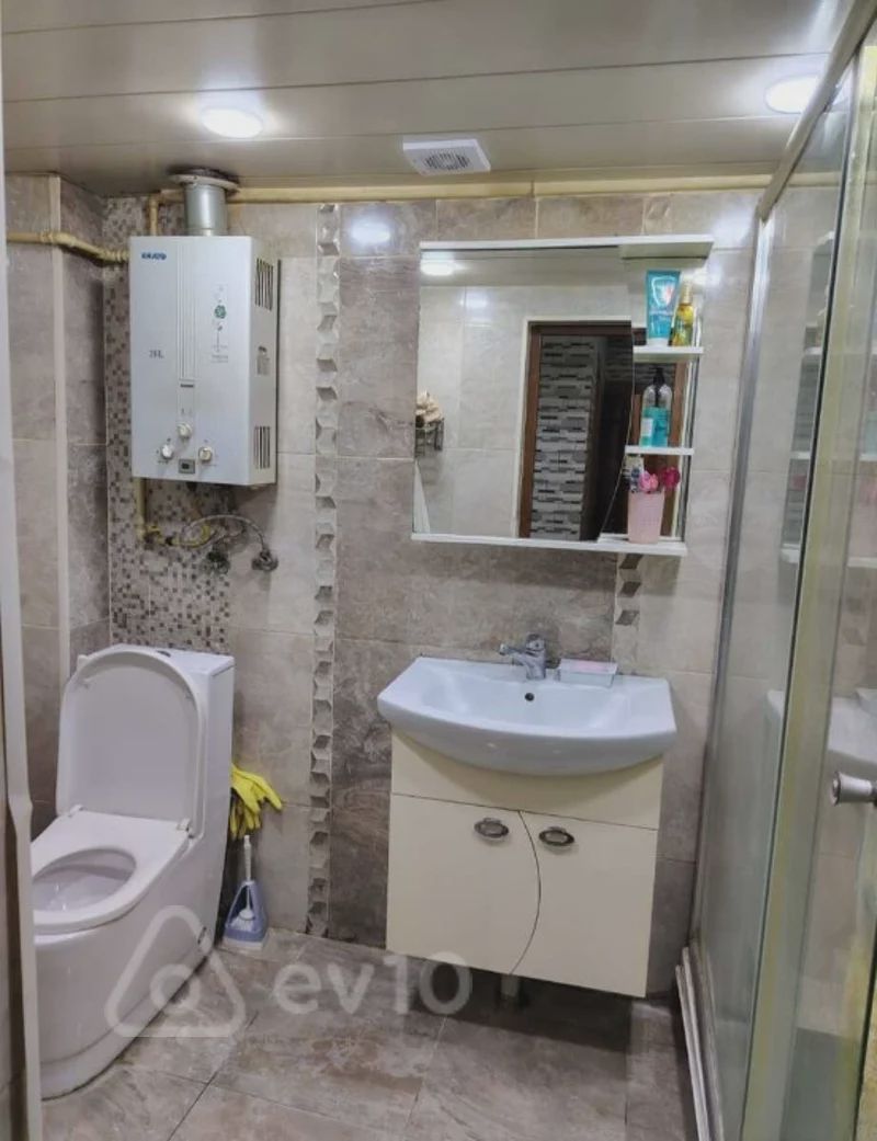 For sale: 2-room apartment (old building), 70 m² — Mənzil, Bakı (7)