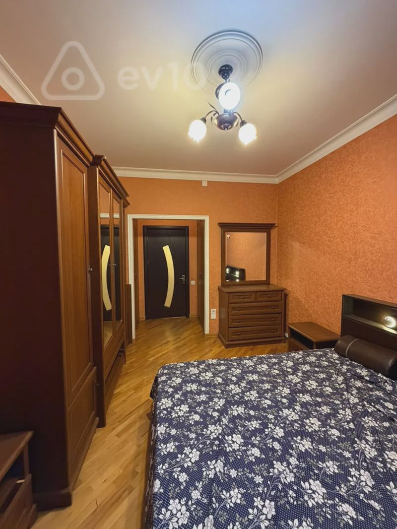 For sale: 2-room apartment (old building), 70 m² — Mənzil, Bakı (6)