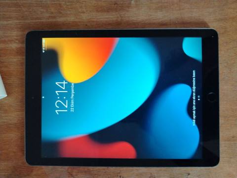 Apple iPad planşet - Model: Apple iPad (Home düyməli versiya, Space — Bakı