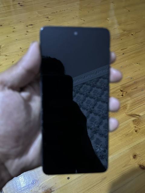 Smartfon – tam ekran dizayn - Korpus: nazik çərçivəli, düzbucaqlı — Гянджа