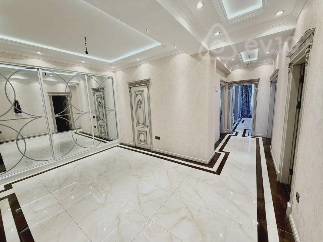 Satılık 3 odalı daire (yeni bina), 140 m² — Mənzil, Bakı (3)