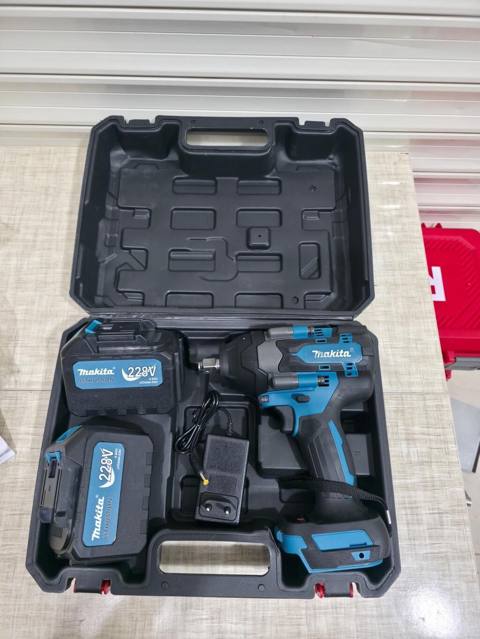 Makita akkumulyatorlu zərbəli bolt açarı (impakt açar) dəsti — 150 ₼ · Bakı · Drels, vintovkular və qaitkçekicilər Makita akkumulyatorlu zərbəli bolt açarı (impakt açar) dəsti — Bakı
