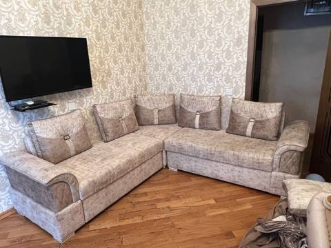 Kunc divan satılır 250 azn. Bir tərəfi bazalıdır, bir tərəfi açılır — Baku