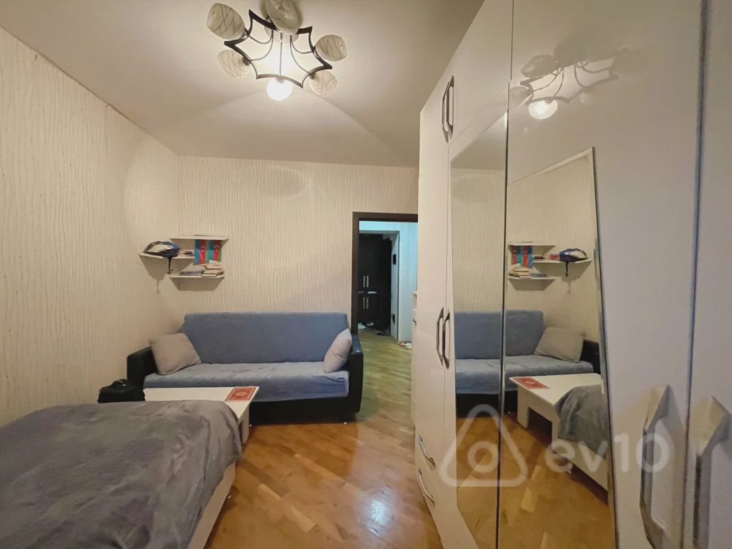 For sale: 4-room apartment (old building), 90 m² — Mənzil, Bakı (11)