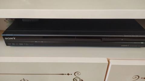 Sony DVD Recorder RDR-GX350 - Disk formatları: Dvd±r/±rw, dual layer — 50 ₼ · Sumqayıt · DVD pleyer Sony DVD Recorder RDR-GX350 - Disk formatları: Dvd±r/±rw, dual layer — Sumqayıt